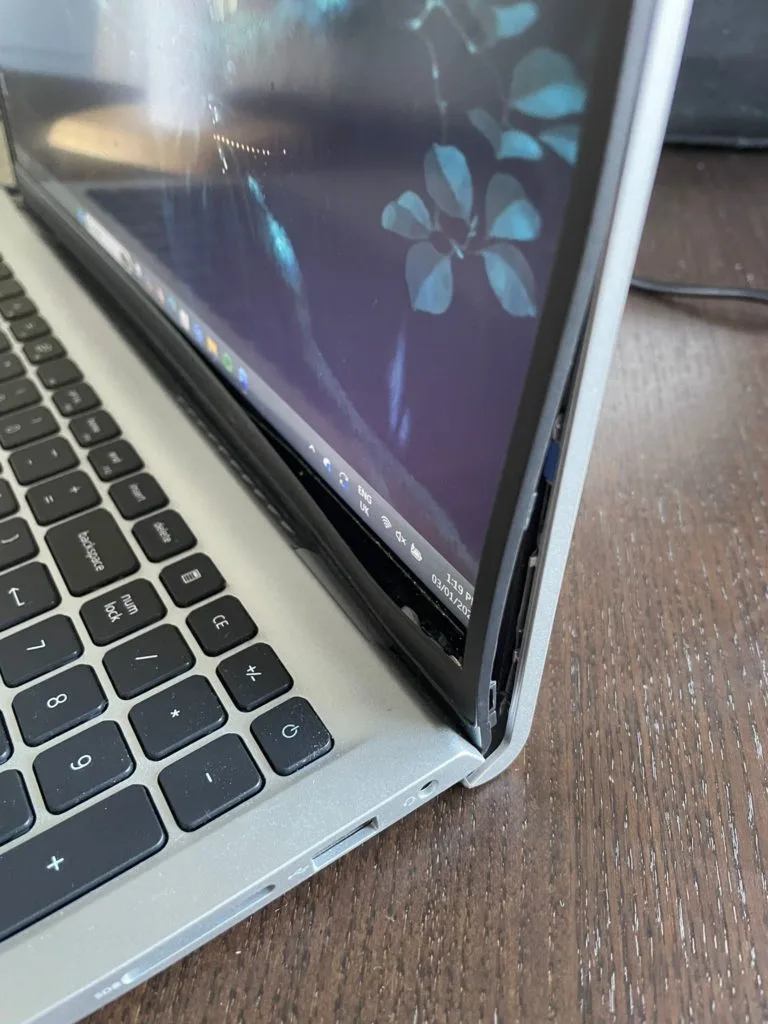 Laptop Hinge Repair 24HR Service | Fixed Price £85.00 | East Yorkshire 5 laptop hinge repair market weighton