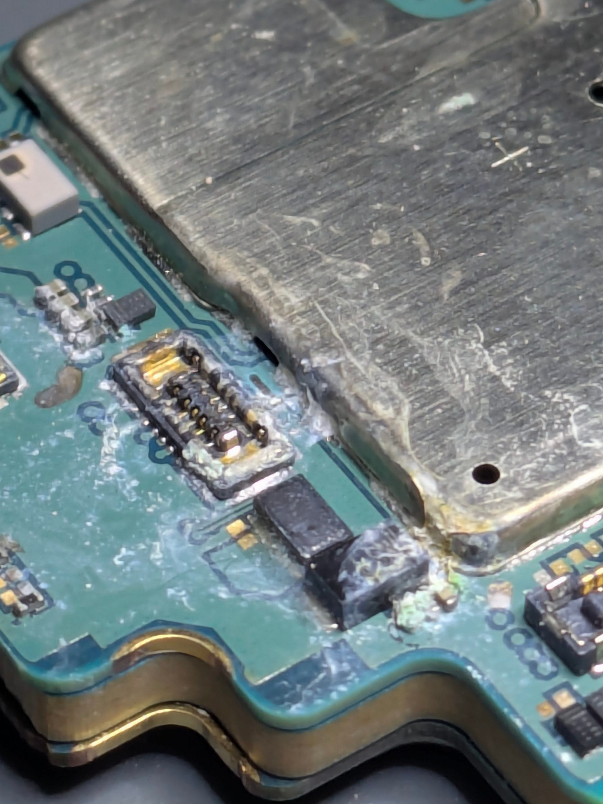 Dropped Your Phone in Water? Do These 5 Things Immediately