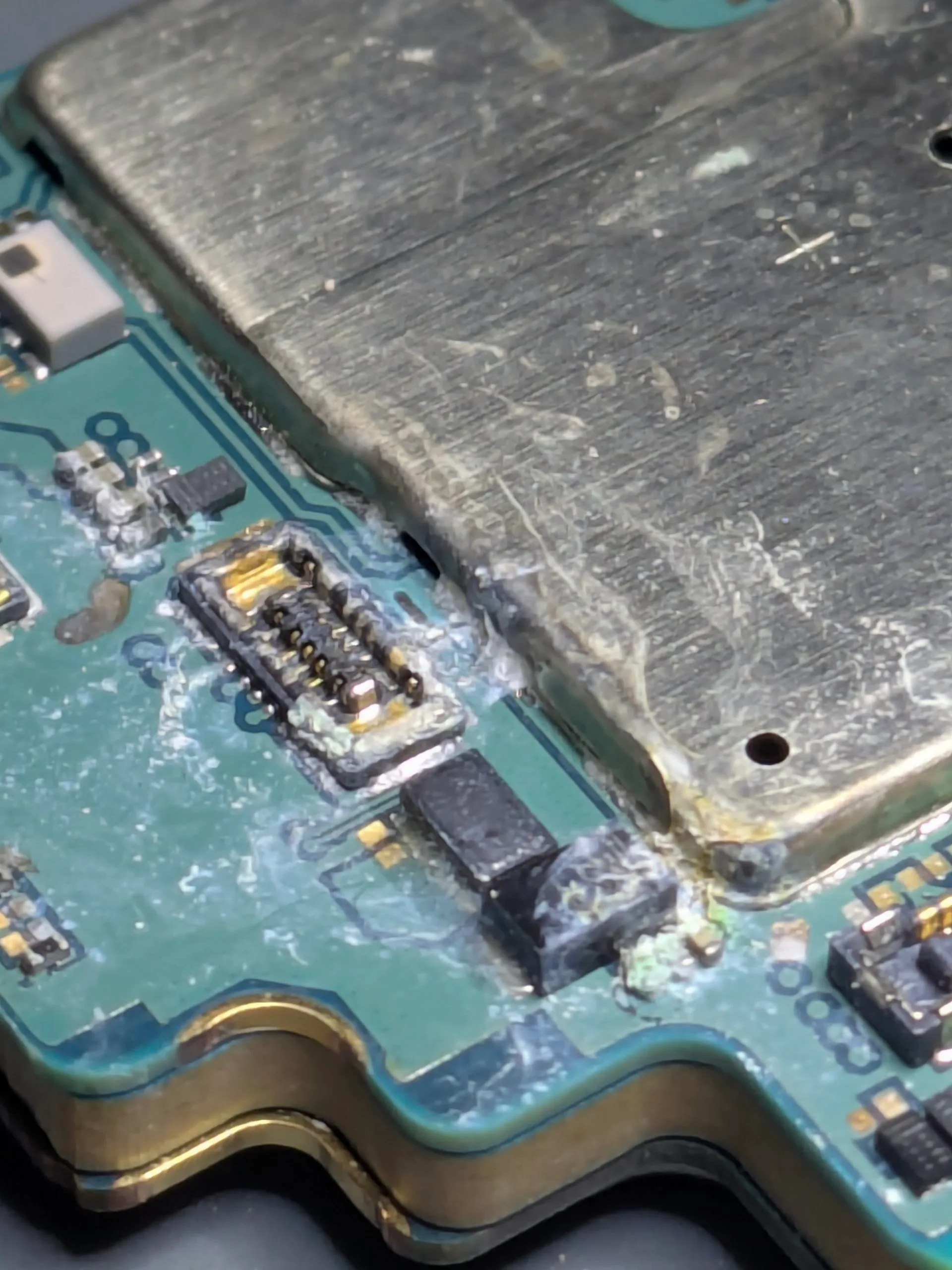 Dropped Your Phone in Water? Do These 5 Things Immediately