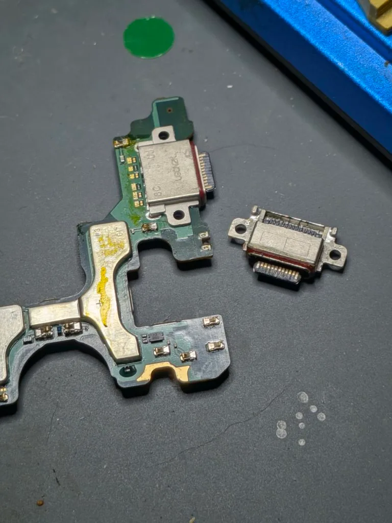 iPhone Charging Port Repair Near Pocklington | Same-Day Fix | Mend My iPhone 5 PXL 20251126 105028364