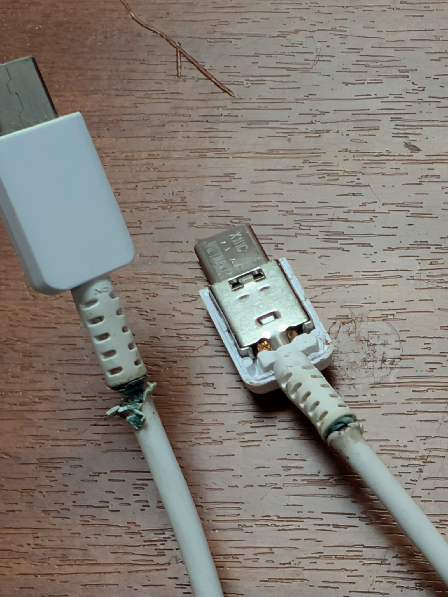 The True Cost of a Cheap iPhone Cable