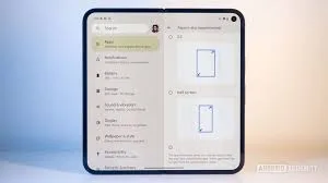 Foldable Phones - What no one tells you 3 foldable phone - side by side apps