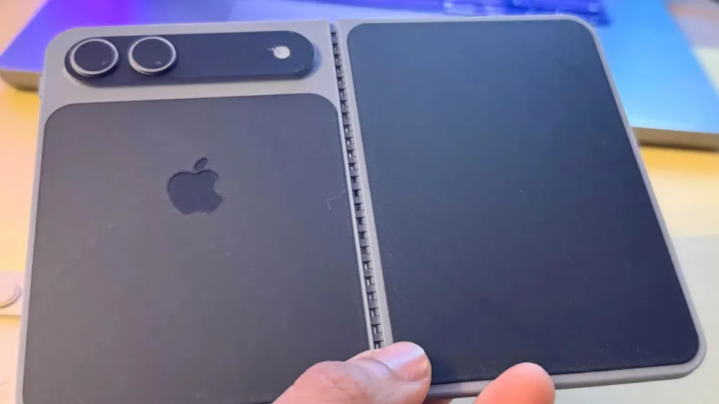 The Foldable Phones Apple's iPhone Fold Has to Beat in 2026 4 Lesked folding iPhone picture